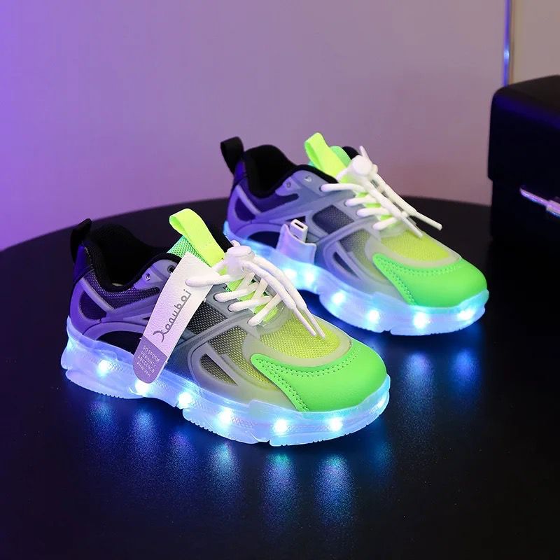 CHAUSSURES LUMINEUSES VERT-NOIR , RECHARGEABLES